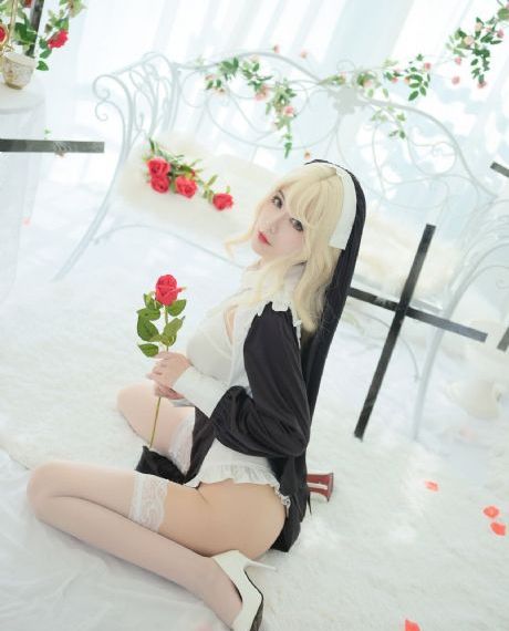 偷拍美女蹲沟厕撒尿视频_BT磁力天堂在线观看高清
