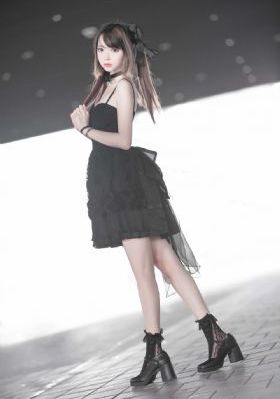 美女穿C行裤视频_HD高清完整版播放